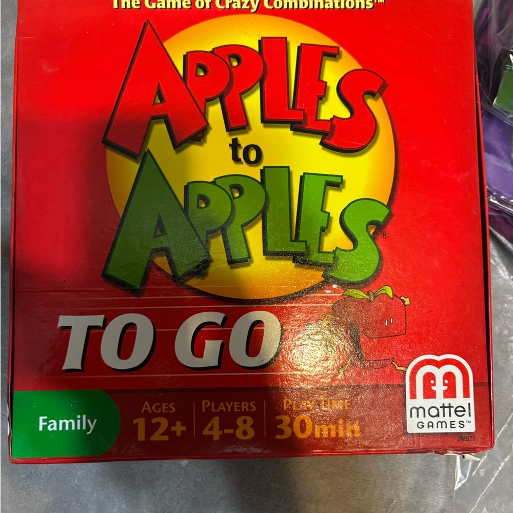 Mattel Apples to Apples To Go - Red and Green